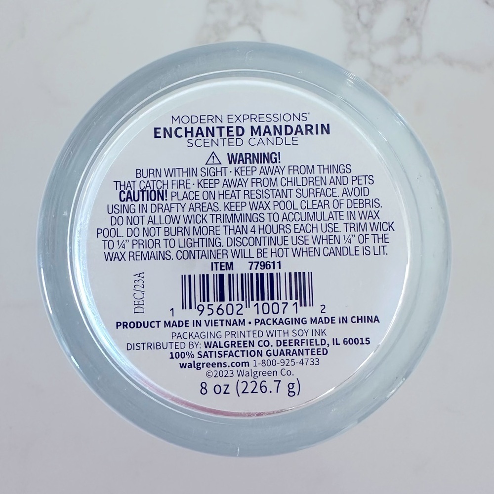 AQUARIUS Zodiac Enchanted Mandarin Scented Candle - Picture 3 of 3